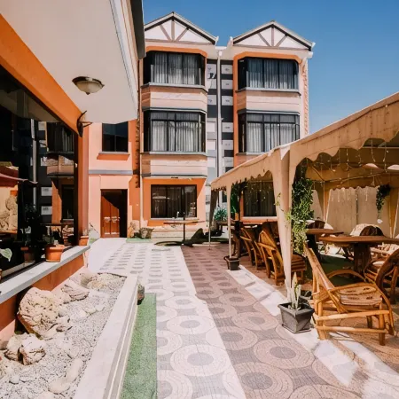 Las Tholas Hotel