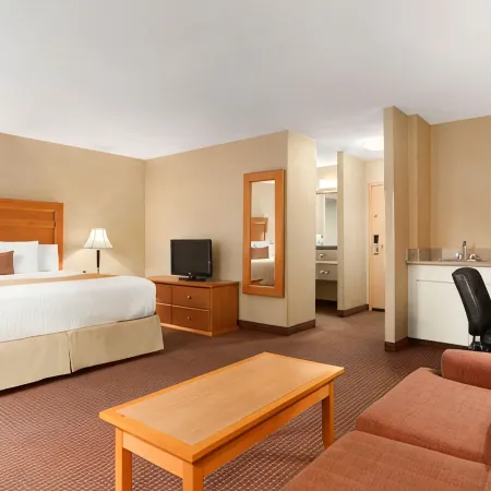Days Inn by Wyndham Edmonton Downtown