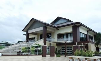 Quezon Premier Hotel Candelaria - Housity