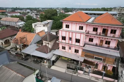 Homestay Kampung Inggris SYARIAH Hotels in Tulungrejo