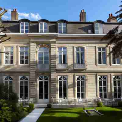 Clarance hôtel Hotel Exterior