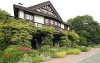 Bass Cottage & Ullikana Hotels in Gouldsboro