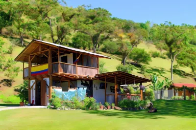 Refugio Puente Explanacion Ecolodge