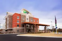 Holiday Inn Express & Suites Hot Springs