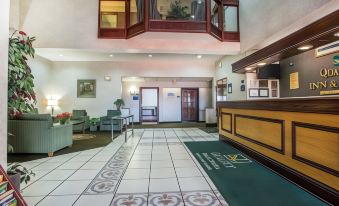 Days Inn & Suites by Wyndham Harvey / Chicago Southland