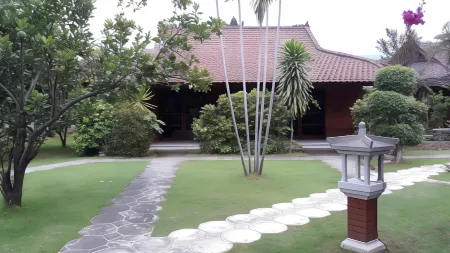 Bagus Beach Resort Lovina
