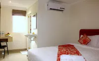 Mel's Inn Manado Hotels near Casa de Lotus