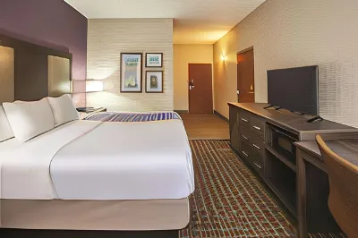 La Quinta Inn & Suites by Wyndham Mechanicsburg - Harrisburg Hôtels à : Hampden Township