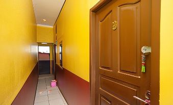 RedDoorz Syariah at Jalan Wayhitam Palembang