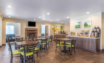 Days Inn & Suites by Wyndham East Flagstaff