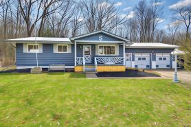 Cozy Dubois Home w/ Deck ~ 8 Mi to Treasure Lake!