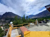 Tourist Cottage Hunza - parking