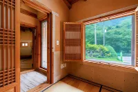 Yeongyang Daetigol Red Clay Room Hotel dekat Yujeongsa