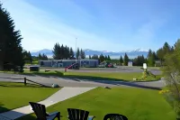 Pioneer Inn Downtown Hotels in Homer