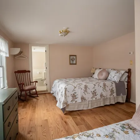 Cooper Hill Inn
