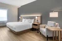 Comfort Inn & Suites Newark Liberty International Airport Hotels in Newark