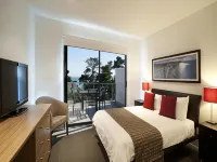 The Waves Apartments Hotels in Cowes