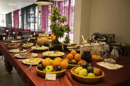 Kalevera Hotel Отели рядом с достопримечательностью «K O N S T A N T İ N V E E L E N A B U L G A R O R T O D O K K İ L İ S E T A R İ H İ E S E R»