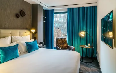 Motel One Manchester-Royal Exchange Hotels near Chetham's Library