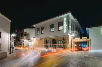 Delight Deluxe Hotel Hotels near Seç Market