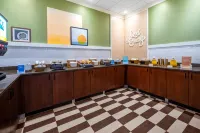 Spark by Hilton Grand Rapids - Breakfast