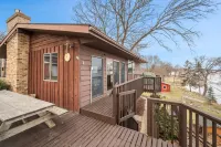 Cedar Lake Getaway with Sauna - Cozy Fireplace!