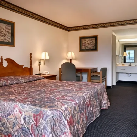 Days Inn & Suites by Wyndham Kokomo