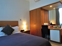 Plough Hotel Hotel di Altona North
