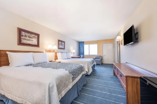 Days Inn by Wyndham Bryan College Station Hotels near Central Park