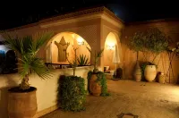 Riad Les Trois Palmiers El Bacha