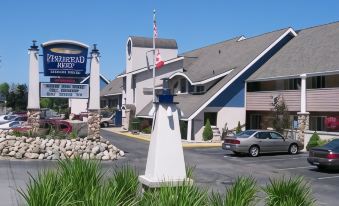 Pinestead Reef Resort