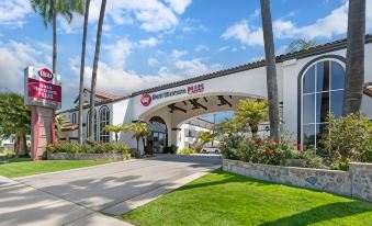 Best Western Plus Newport Mesa Inn