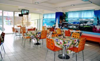 Lake Inn Hotel