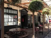 Hour Glass Hotel - Inns