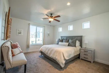 Family Gathering Place 6 BD Home Hot Tub sleeps 12