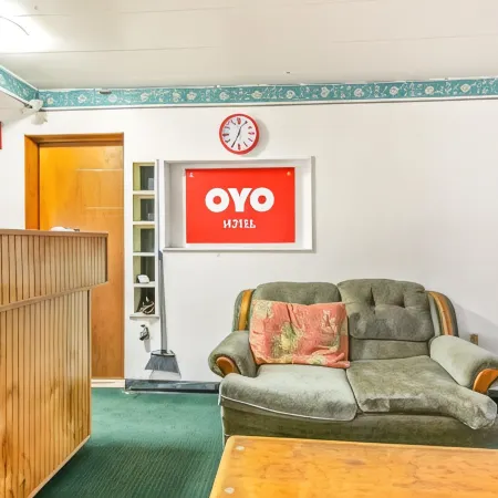 OYO Hotel Downtown Peoria I-74