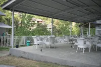 Jibhi Village Hotels in Rashala