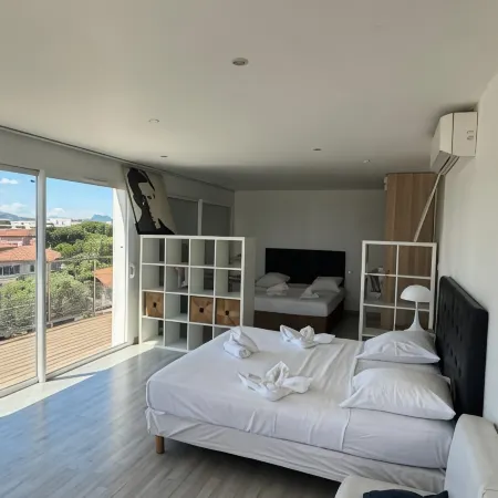 Hotel Sable Et Soleil - Port, Plage et Jacuzzi Privé