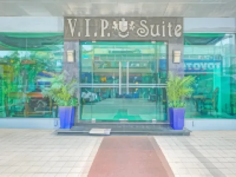 Townhouse OAK Makati Manila Near PNR Pasay Evangelista formerly VIP Suites Hotels near PNR Pasay Road Station