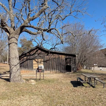 Cedarvale Cabins at Turner Falls Отели в г. Мюррей Каунти