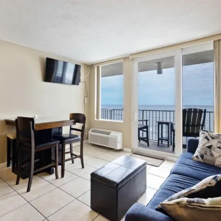 Beautiful Beachfront Resort Condo