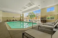 Chicago Club Inn & Suite Hotels in Westmont