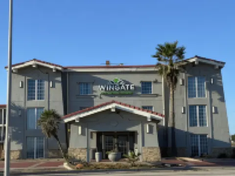 Wingate by Wyndham Galveston Beachfront at Seawall Hotels near Seawolf Park