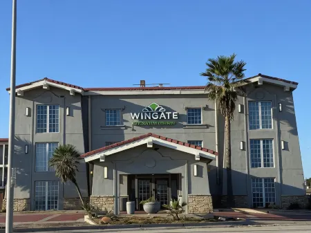 Wingate by Wyndham Galveston Beach at Seawall