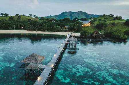 The Seraya Resort Komodo Отели в г. Лабуан Баджо