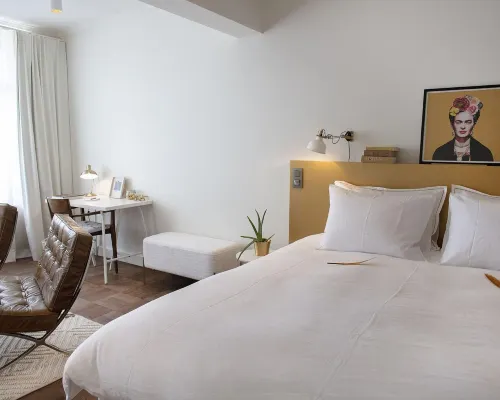 Broel4 Hotels near Broel towers