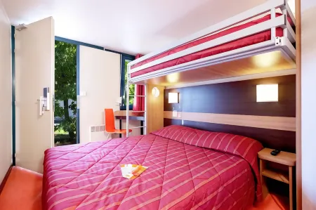 Premiere Classe Avallon Отели в г. Сен-Бранше