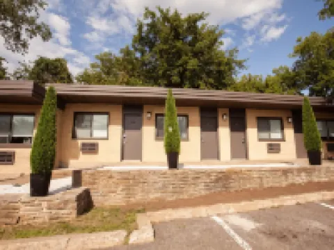 Motel Newstar Laval Hotels in Laval