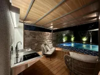 Bungalow Homes - Hot Tub