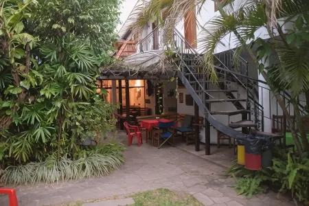 Hotel Portal del Sol Отели рядом с достопримечательностью «Plaza Capiata»